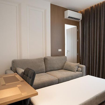 Albani'S Apartment Tirana Bagian luar foto